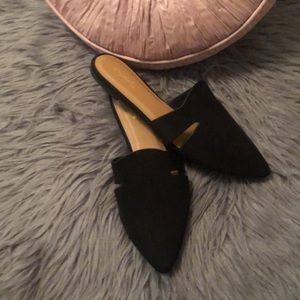 Women’s mules flat shoes with the back out Brand New!!!